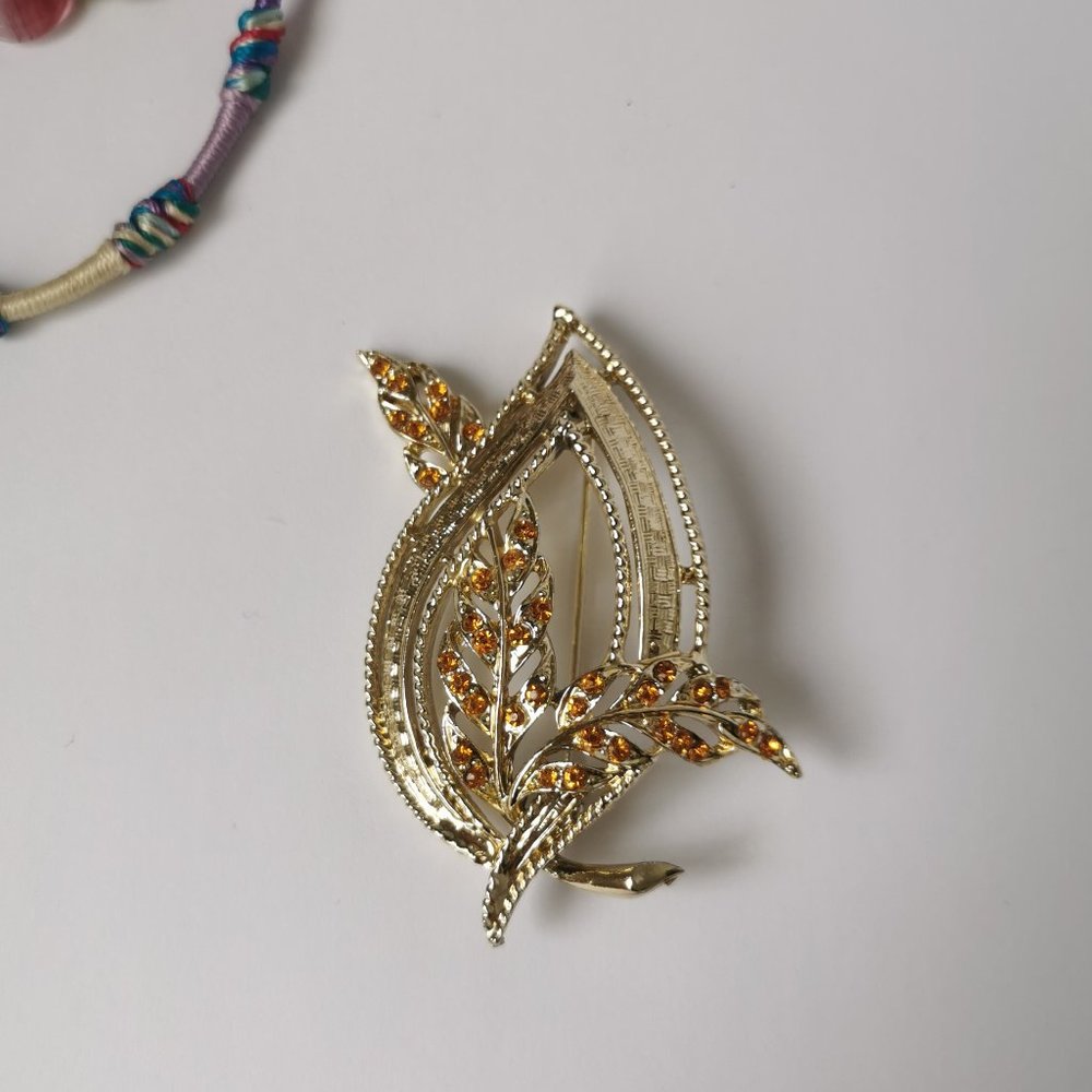 STUNNING Vintage Signed Coro Rhinestone And Beaded Gold Tone Leaf Brooch